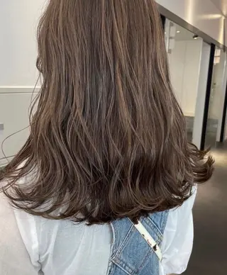 セミロング カラー Je suis heureuse Miel所属・🐩艶カラー/ chisato🌙のヘアスタイル