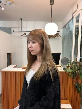 カラー VISION   aoyama所属・かがやしづ ⭐️ブリーチカラーのヘアスタイル