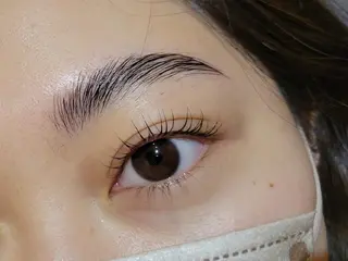 マツエク・マツパ アイブロウ 💜bora .のネイルデザイン