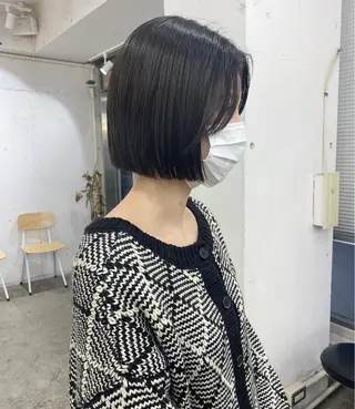 ショート カラー オリーブ/アッシュ やわらか透明感カラーのヘアスタイル