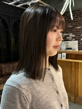 セミロング 喜友名 夏海のヘアスタイル