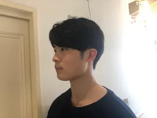 メンズ EMBELLIR fleur【アンベリール フルー】所属・EMBELLIR マツナガカヨコのヘアスタイル