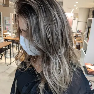 ミディアム カラー nameless髪質 改善ブリーチ心斎橋のヘアスタイル