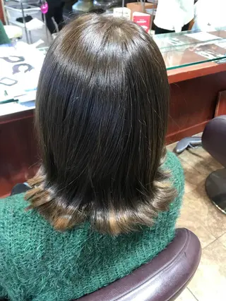 ミディアム 嶋村 望美のヘアスタイル