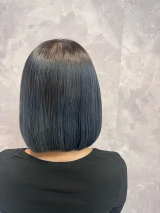 ショート カラー ヒヨシ ルナのヘアスタイル