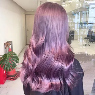 セミロング Hiroto／ インナーカラー／神戸のヘアスタイル