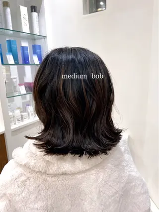 ミディアム atelier doux dimanche（アトリエ・ドゥー・ディマンシュ）所属・Fukamiレイヤー 透明感カラーのヘアスタイル