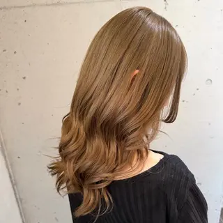 セミロング カラー 🦖Maho🦖 ブリーチカラーのヘアスタイル