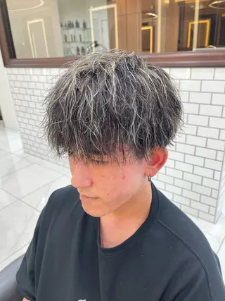 メンズ 白髪ぼかし/白髪 メッシュ/ゆうとのヘアスタイル