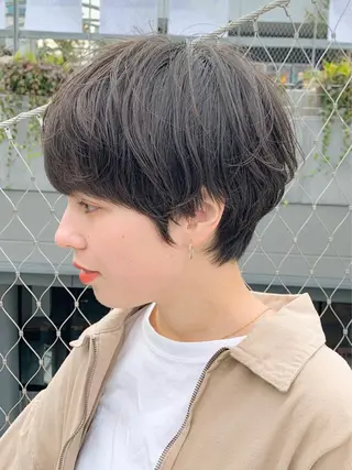 ショート ショートヘア くすみカラー、大場猛のヘアスタイル