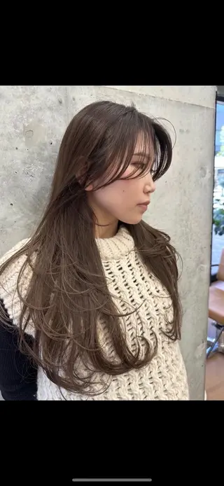 ロング 森本 笑のヘアスタイル