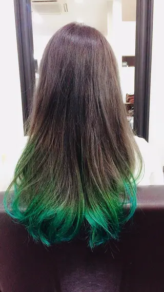 ロング カラー 阿久津 泰幸のヘアスタイル