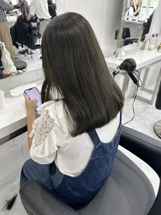 カラー 海外風ブリーチなし 🫒Rion🫒🩶のヘアスタイル