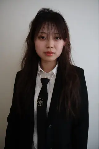 ロング カラー 金尾 凜のヘアスタイル