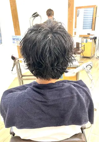 ミディアム パーマ メンズ メンズカットグラデー ションカラー/ケイゴのヘアスタイル