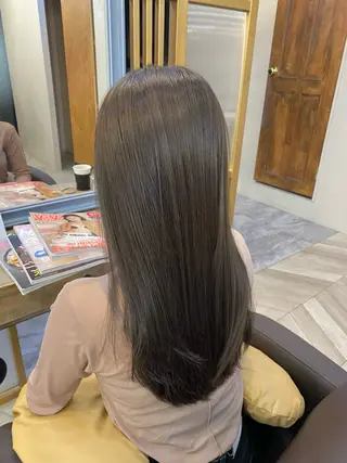 セミロング カラー ヤスザトアヤノ ／レイヤー／オリーブのヘアスタイル