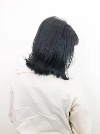 ミディアム AKANE 【zina新宿】のヘアスタイル