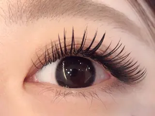 マツエク・マツパ 石渡このみ 🍊レイヤーカットのヘアスタイル