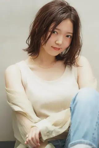 ミディアム 萩原 仁のヘアスタイル