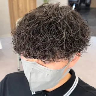 ショート パーマ メンズ 安藤 晴大のヘアスタイル