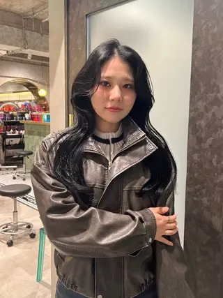 ロング 韓国風艶カラー 🇰🇷🩶/REIのヘアスタイル