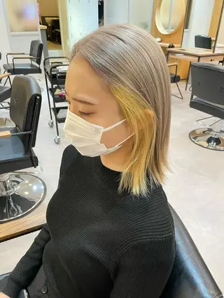 ミディアム カラー akane .のヘアスタイル