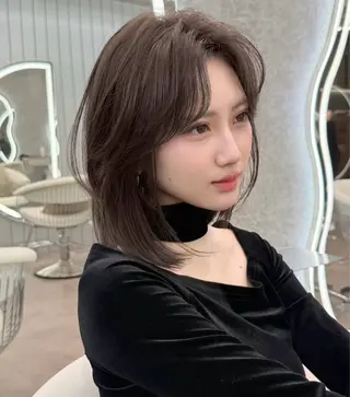 ミディアム ミスズ トレンド✨ カット🩵🩶のヘアスタイル