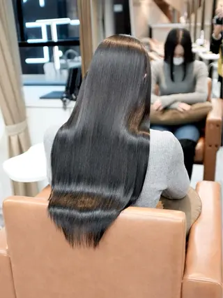 ロング カラー ヘアアレンジ 西谷 さきのヘアスタイル