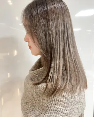 セミロング カラー ハイトーン/ブリーチ /ウルフ⛓️MAKIのヘアスタイル