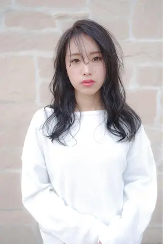 セミロング カラー ハイトーン/レイヤー /ケアブリーチ石川治のヘアスタイル