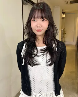 ロング カラー mizuki/ピンク ベージュ.レイヤーのヘアスタイル