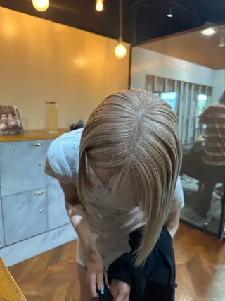 ショート カラー YEAU　PLUS所属・極上の艶髪 RINAのヘアスタイル