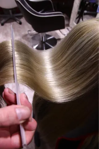 ロング カラー 柳原 実央のヘアスタイル