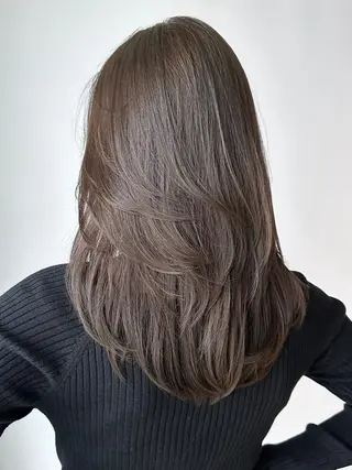 セミロング カラー ITby ALBUM 北千住店のヘアスタイル