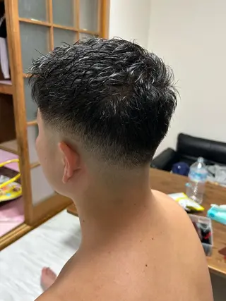 ショート メンズ 西本 健斗のヘアスタイル