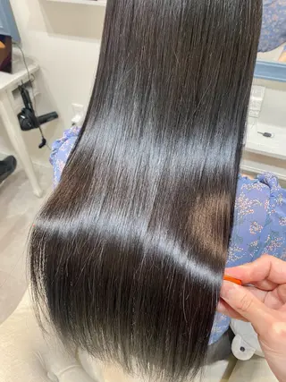セミロング クセ、艶にお悩みの方 ブリーチ毛にも縮毛可のヘアスタイル