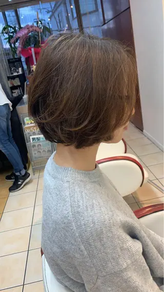 ショート カラー 瀬川 茉衣子のヘアスタイル