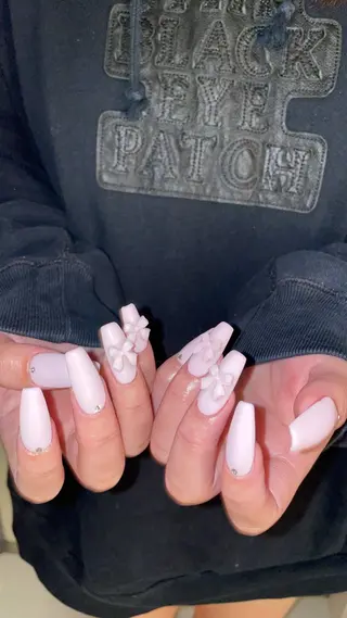 ネイル Ami 🦥のネイルデザイン