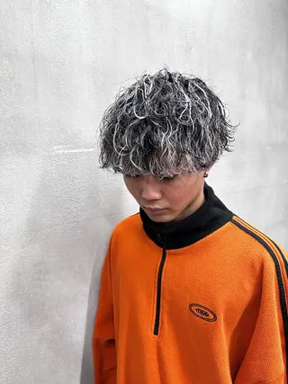 カラー パーマ メンズ 山本 莉人のヘアスタイル