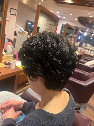 ショート パーマ よしだ しおりのヘアスタイル