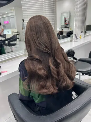 ロング カラー オリーブカラー🫒 レイヤーカット✂︎のヘアスタイル