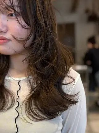 ロング パーマ 田中 琴鈴のヘアスタイル