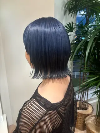 ミディアム 耳つぼS認定講師 ×ハイトーンカラーのヘアスタイル