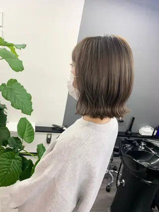 ミディアム カラー 坂井 水菜美のヘアスタイル