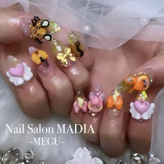 ネイル MADIA藤沢所属・MADIA MEGUのネイルデザイン