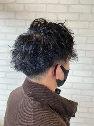 パーマ メンズ 尾崎 優也のヘアスタイル