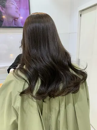 ロング カラー ヘアアレンジ 岩堀 氷河のヘアスタイル