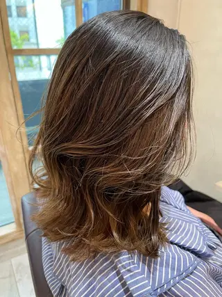 ミディアム LucksiMie ginza 明松のヘアスタイル