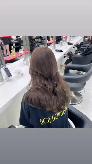 ロング カラー オリーブカラー🫒 レイヤーカット✂︎のヘアスタイル