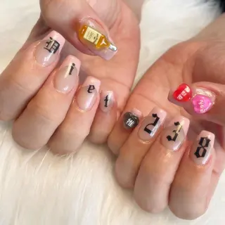 ネイル ゴテゴテ💙ワンホン リオナのネイルデザイン